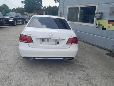 2015 Mercedes-Benz E 220 VIN: