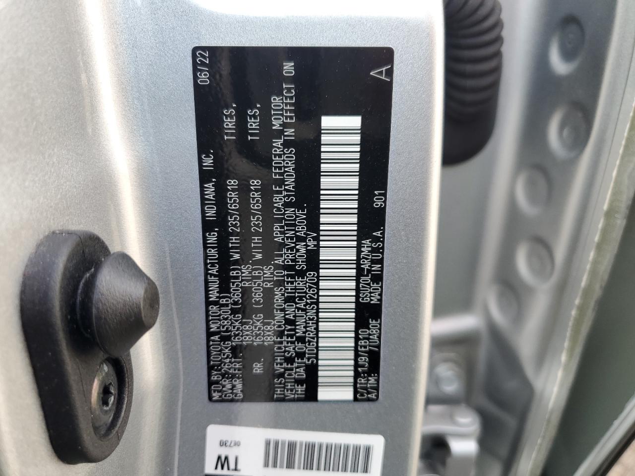 2022 TOYOTA HIGHLANDER XLE VIN:5TDGZRAH3NS126709