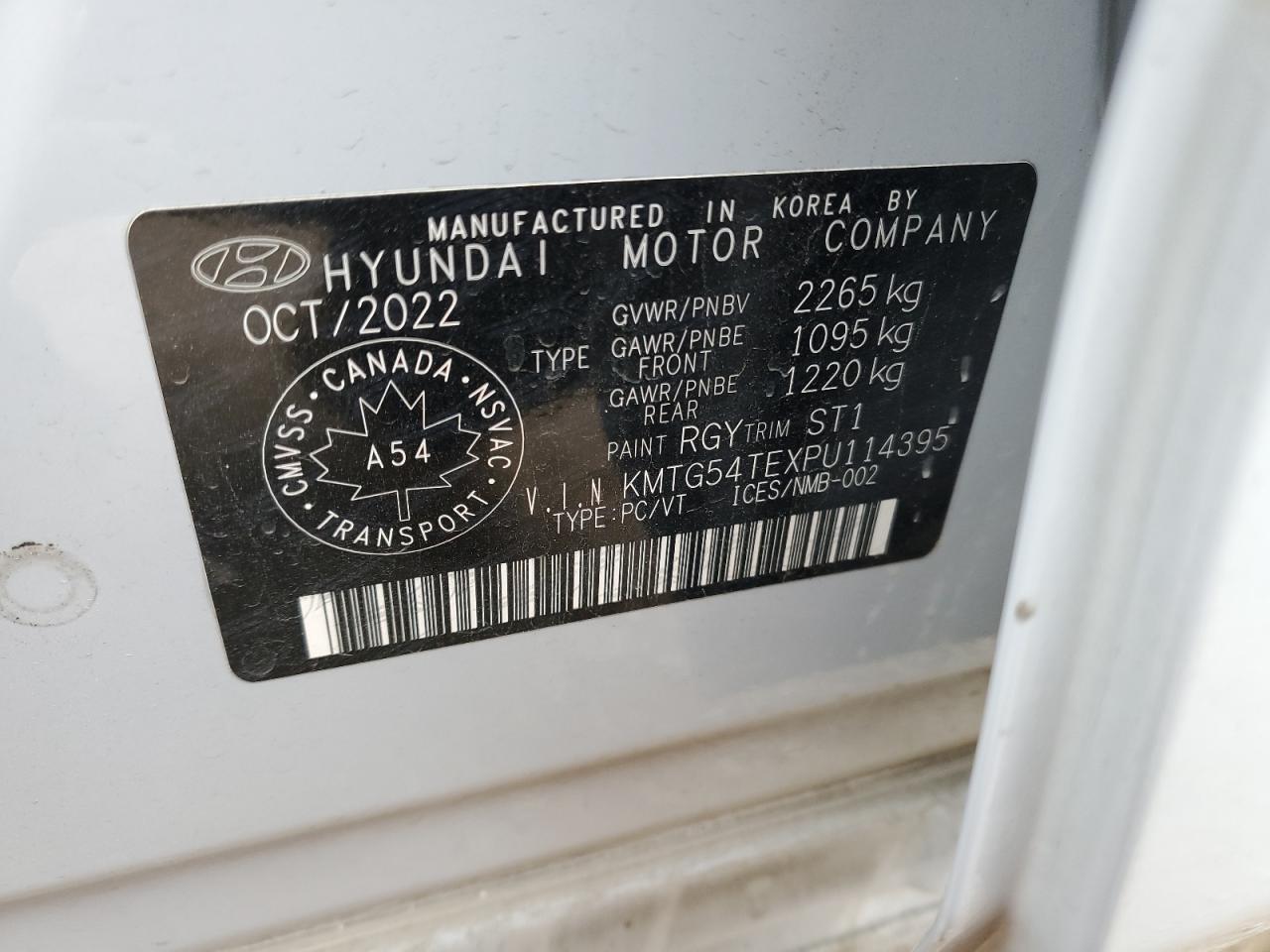 2023 GENESIS G70 BASE VIN:KMTG54TEXPU114395