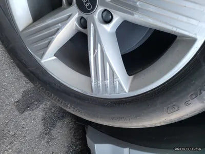 2022 Audi e-tron VIN: