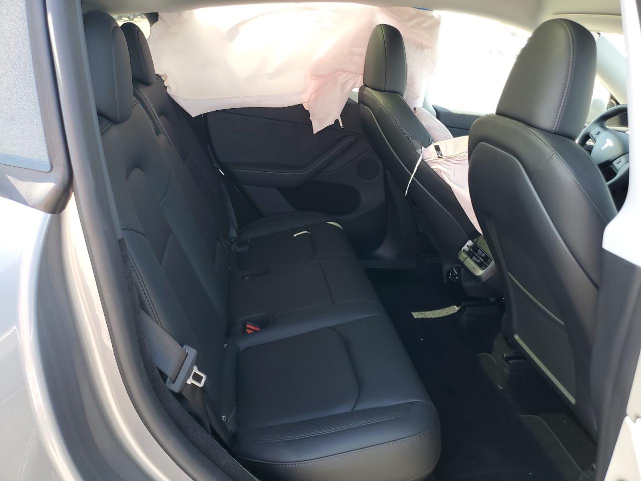 2024 TESLA MODEL Y VIN:7SAYGDEE8RA299794