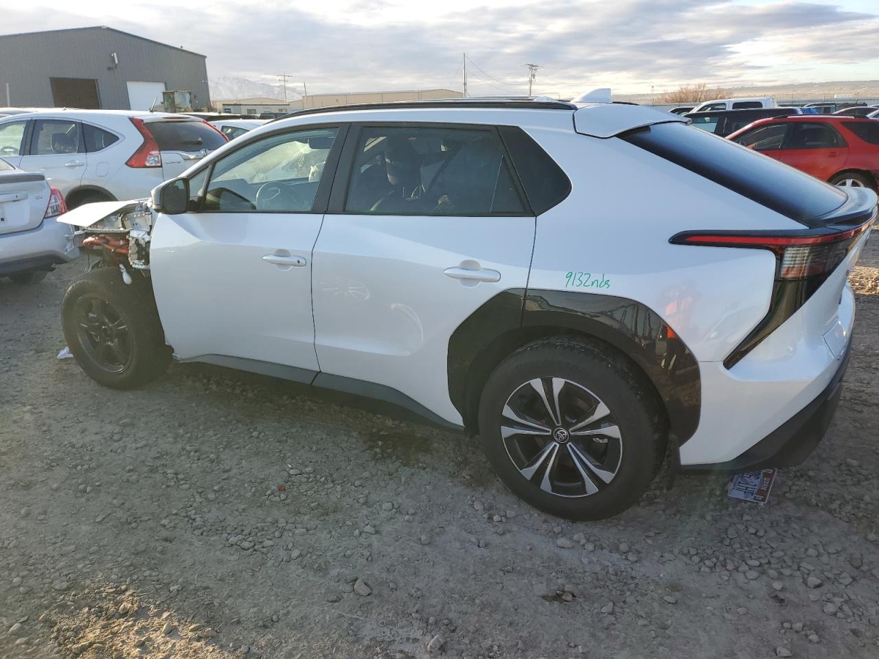 2024 TOYOTA BZ4X XLE VIN:JTMABACA8RA071804