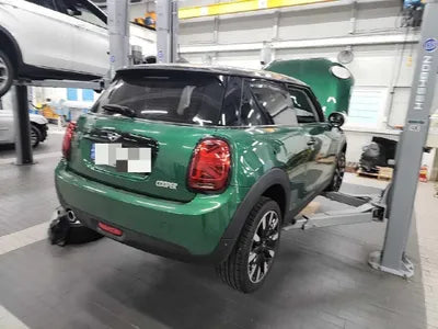 2021 MINI Cooper VIN: