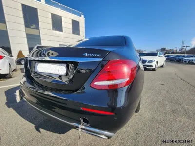 2017 Mercedes-Benz E 300 WDDZF4KB9HA137221 VIN:WDDZF4KB9HA137221