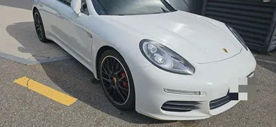 2014 Porsche Panamera VIN: