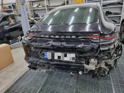 2018 Porsche Panamera VIN: