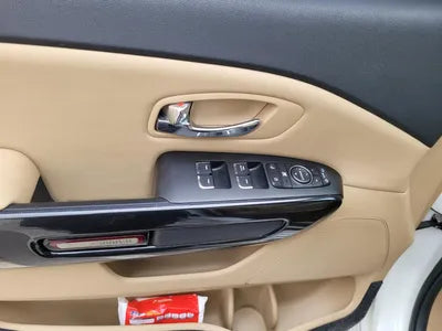 2017 Kia Carnival VIN: