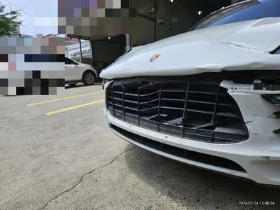 2016 Porsche Macan VIN: