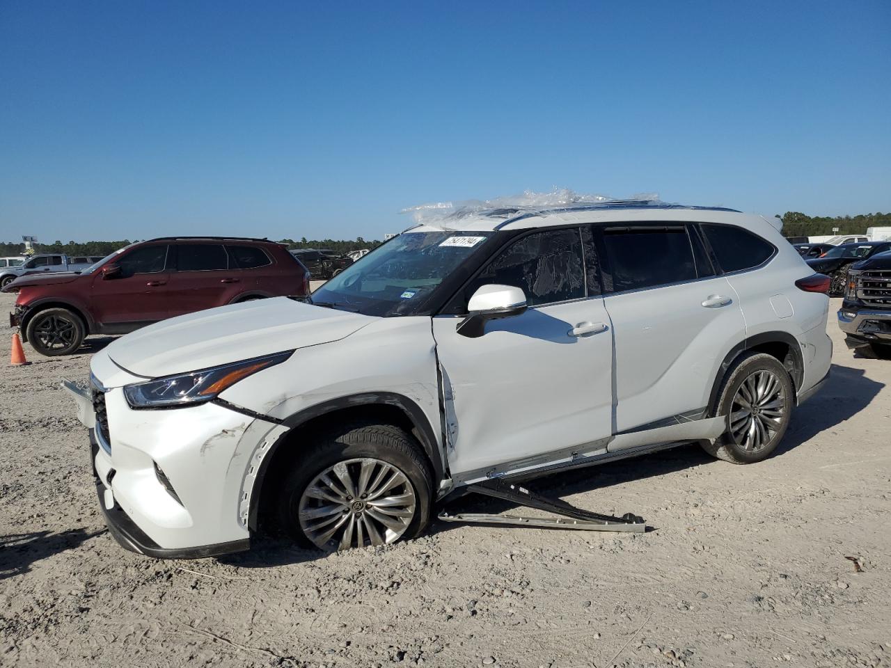 2022 TOYOTA HIGHLANDER PLATINUM VIN:5TDFZRAH0NS123472