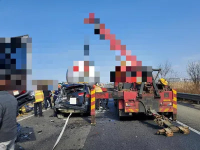 2017 Kia Carnival KNAMC81ABJS385825 VIN:KNAMC81ABJS385825