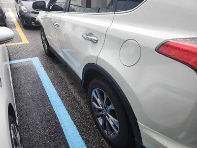 2018 Toyota RAV4 VIN: