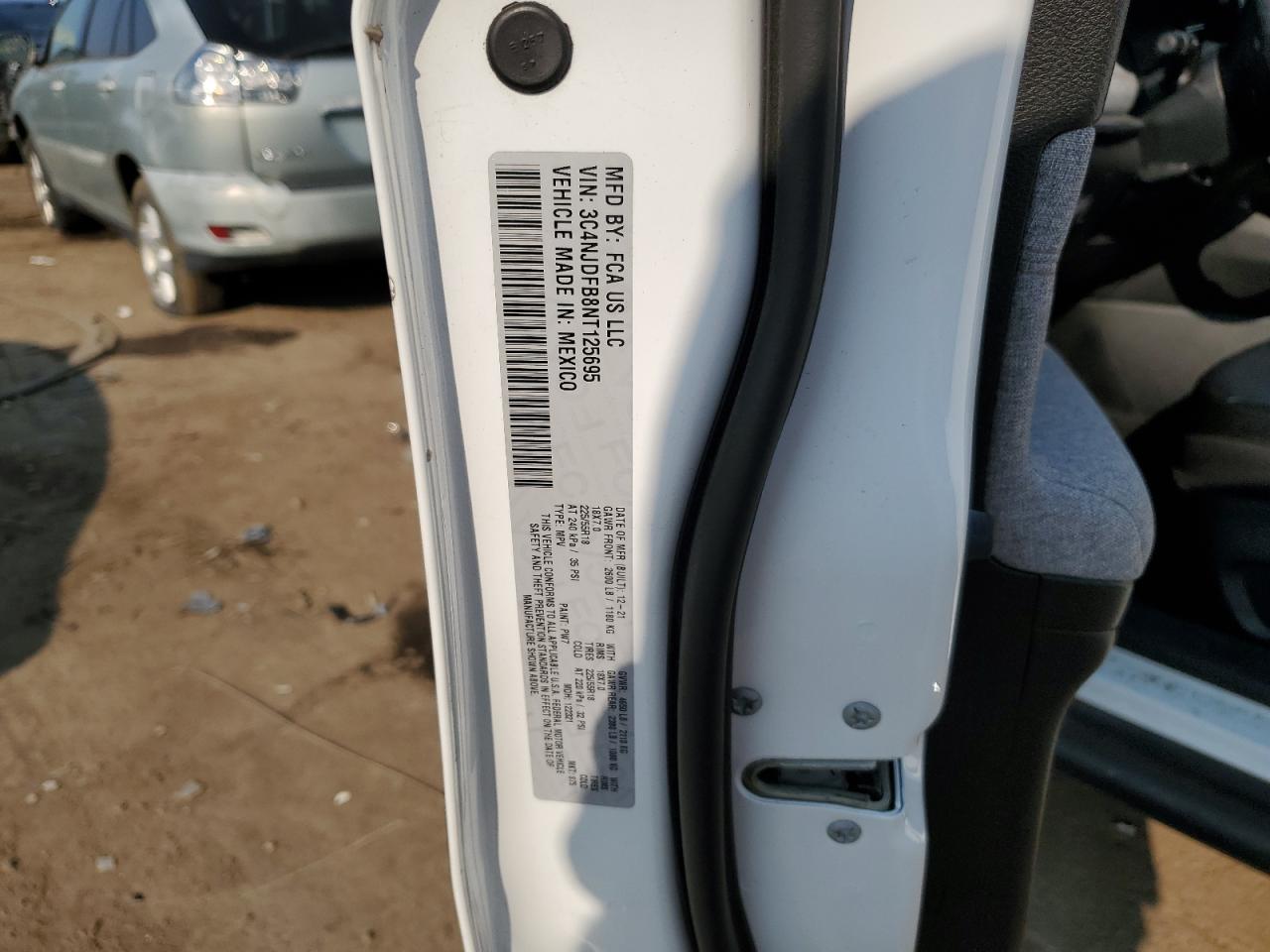 2022 JEEP COMPASS LATITUDE LUX VIN:3C4NJDFB8NT125695