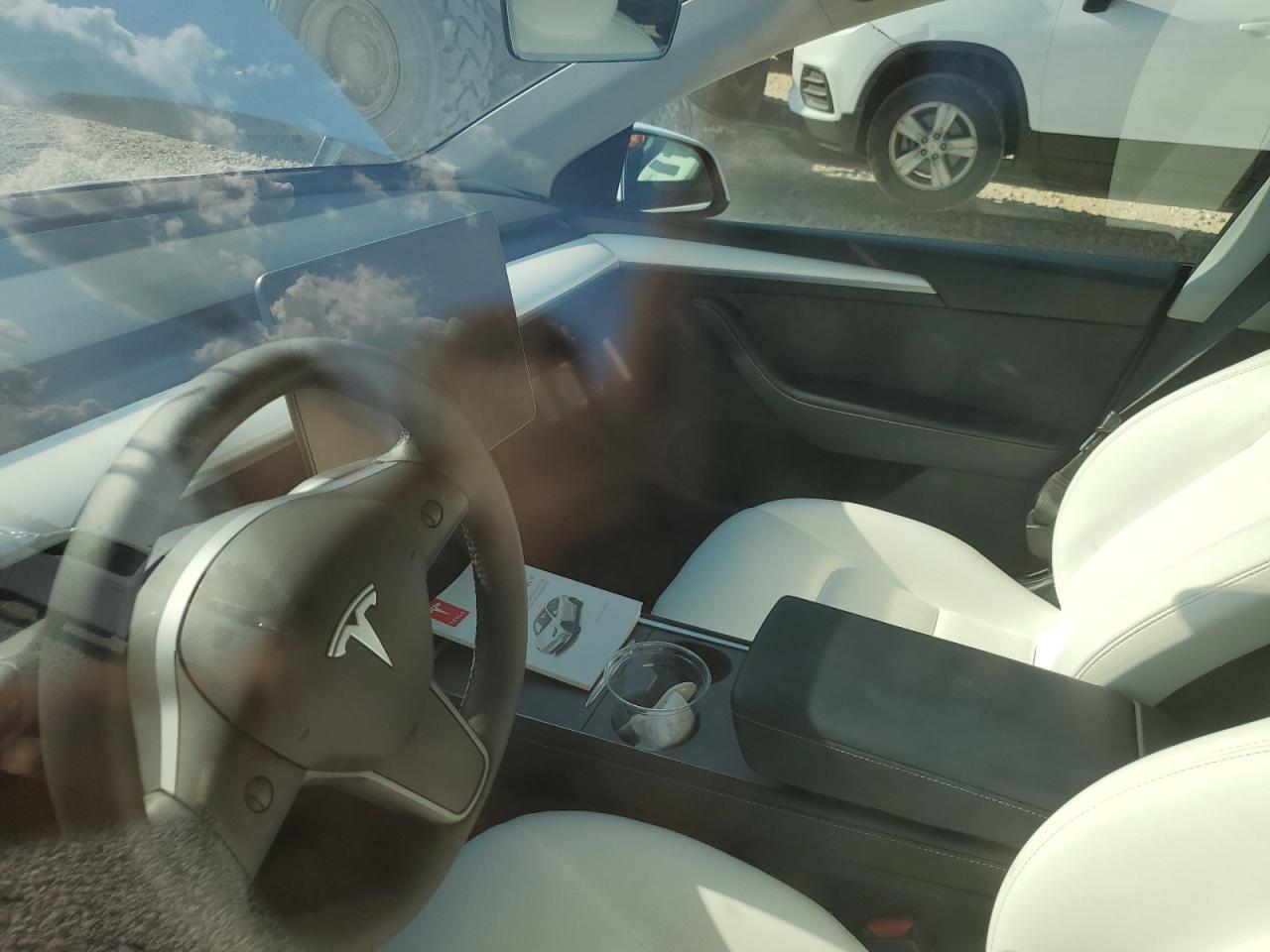 2023 TESLA MODEL Y VIN:7SAYGDEE1PA147630