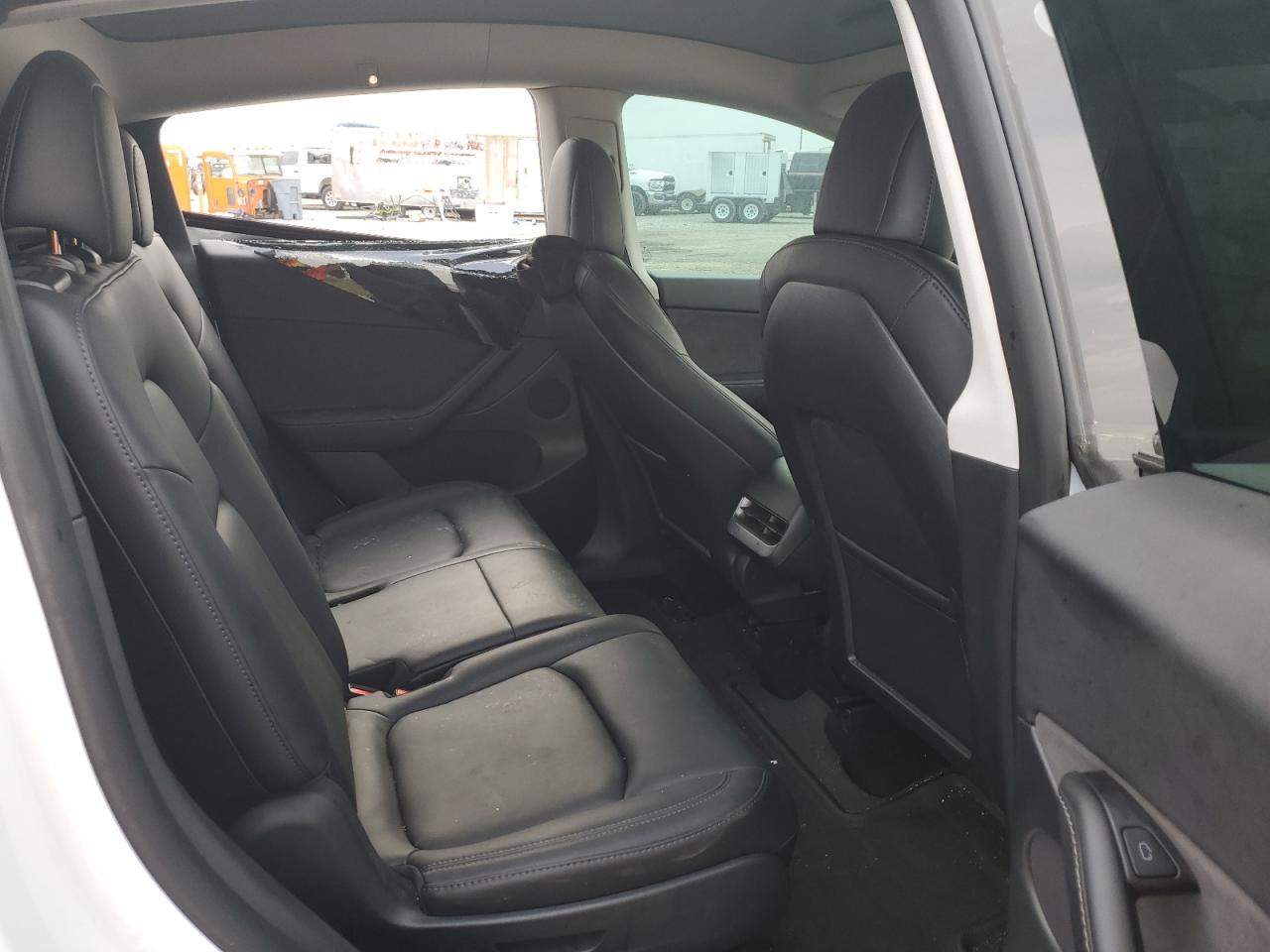 2022 TESLA MODEL Y VIN:7SAYGAEE8NF508396