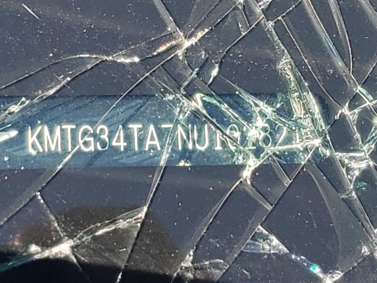 2022 GENESIS G70 BASE VIN:KMTG34TA7NU102821