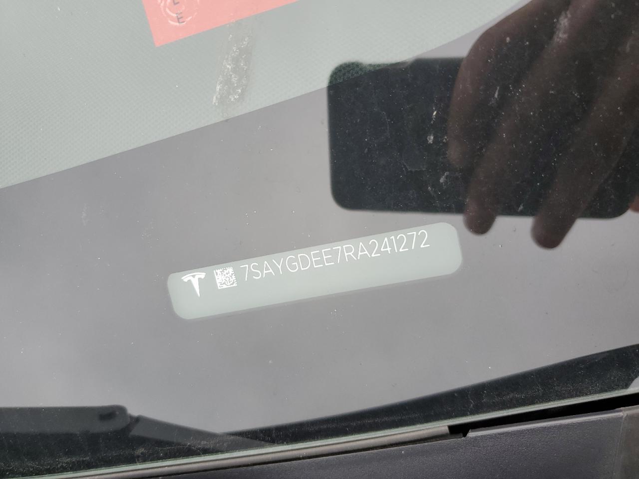 2024 TESLA MODEL Y VIN:7SAYGDEE7RA241272