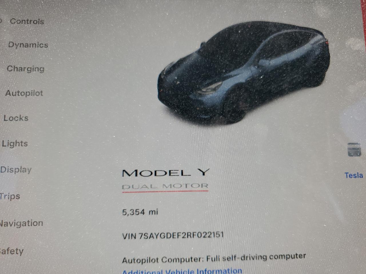 2024 TESLA MODEL Y VIN:7SAYGDEF2RF022151