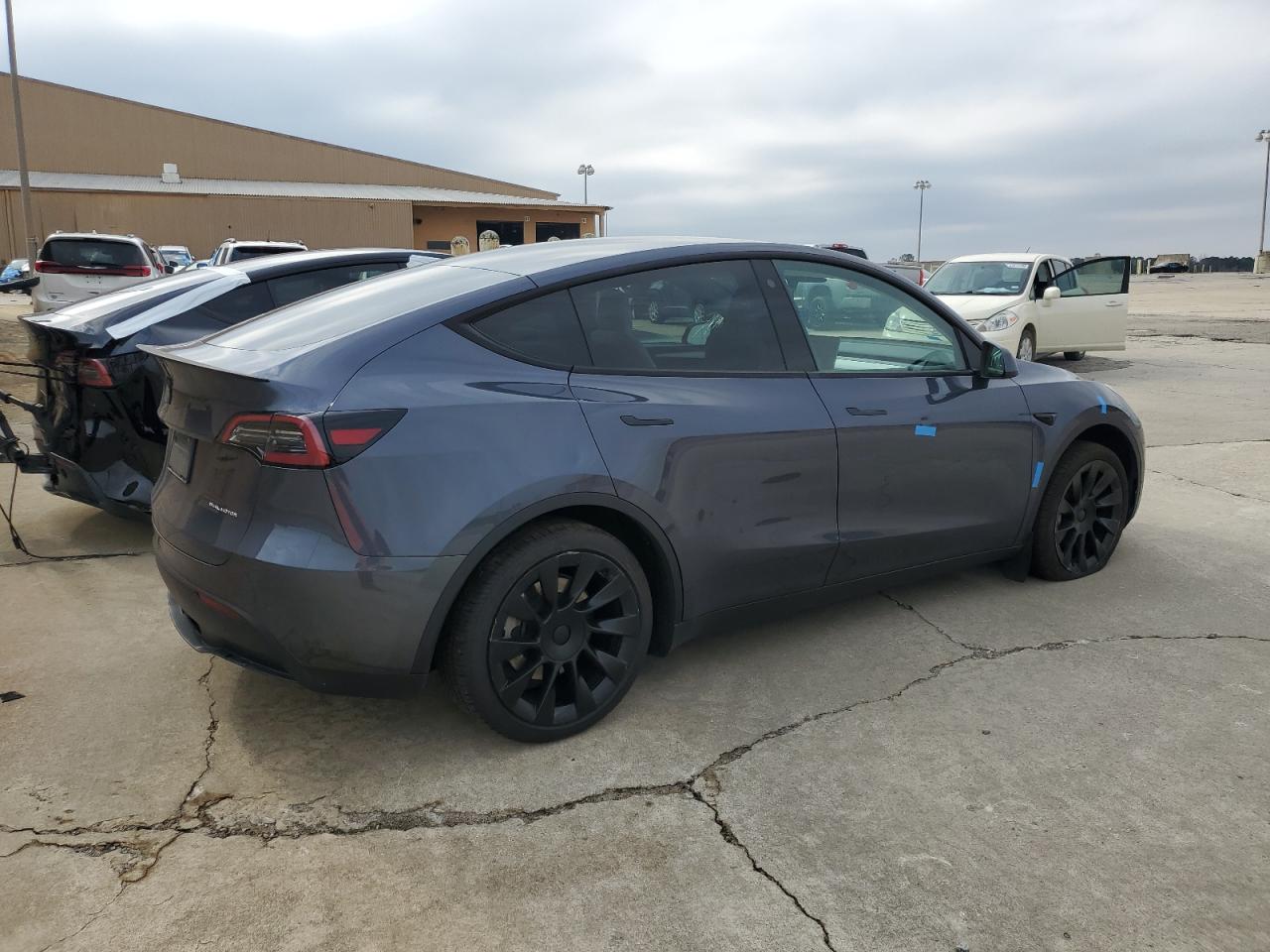 2023 TESLA MODEL Y VIN:7SAYGAEE0PF663768