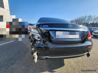 2017 Mercedes-Benz E 300 WDDZF4KB9HA137221 VIN:WDDZF4KB9HA137221