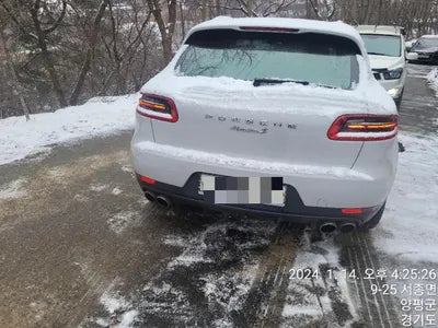 2015 Porsche Macan VIN: