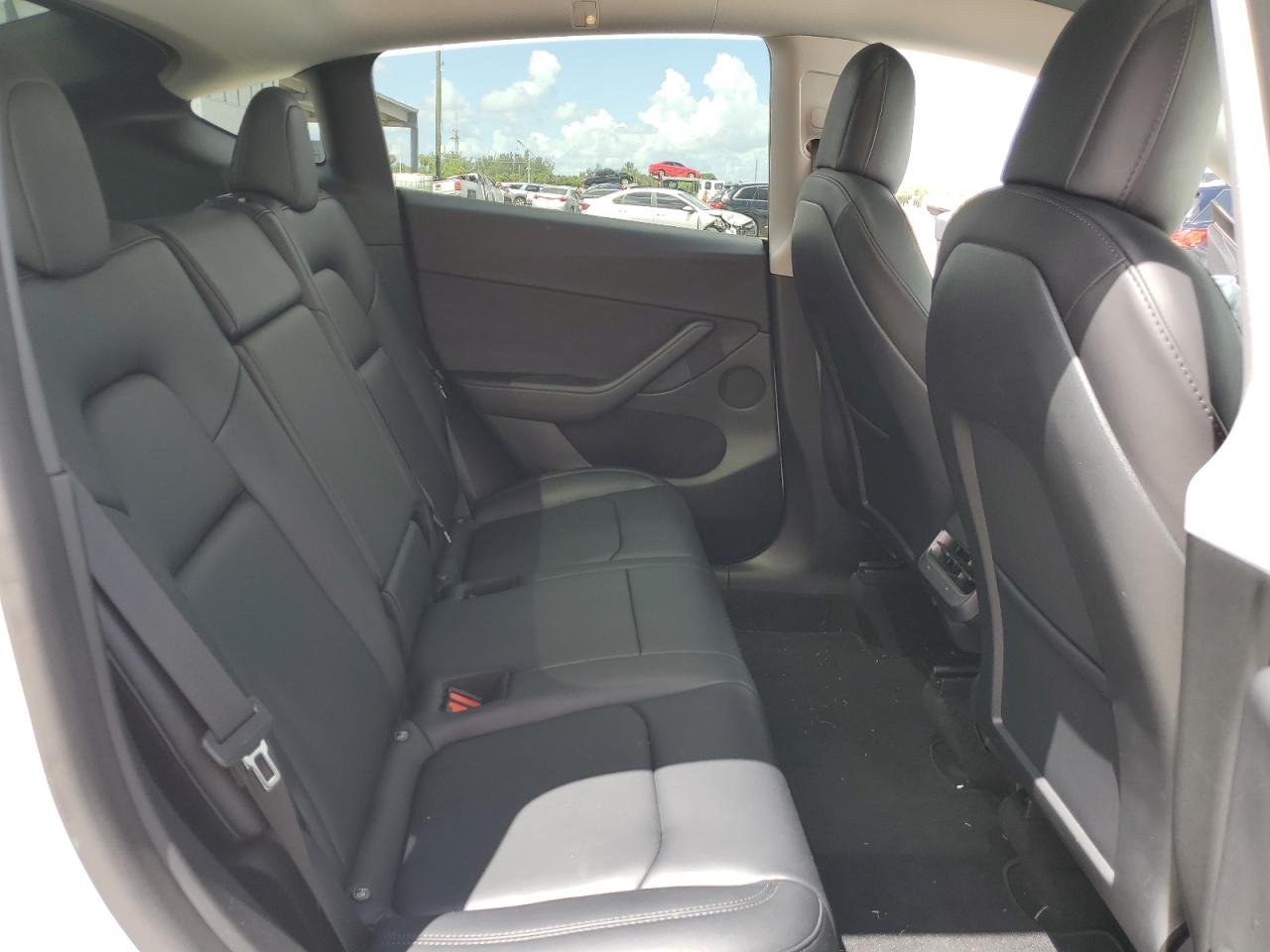 2022 TESLA MODEL Y VIN:7SAYGDEE6NF425700
