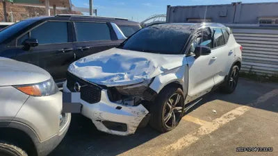 2019 Volvo XC40 VIN: