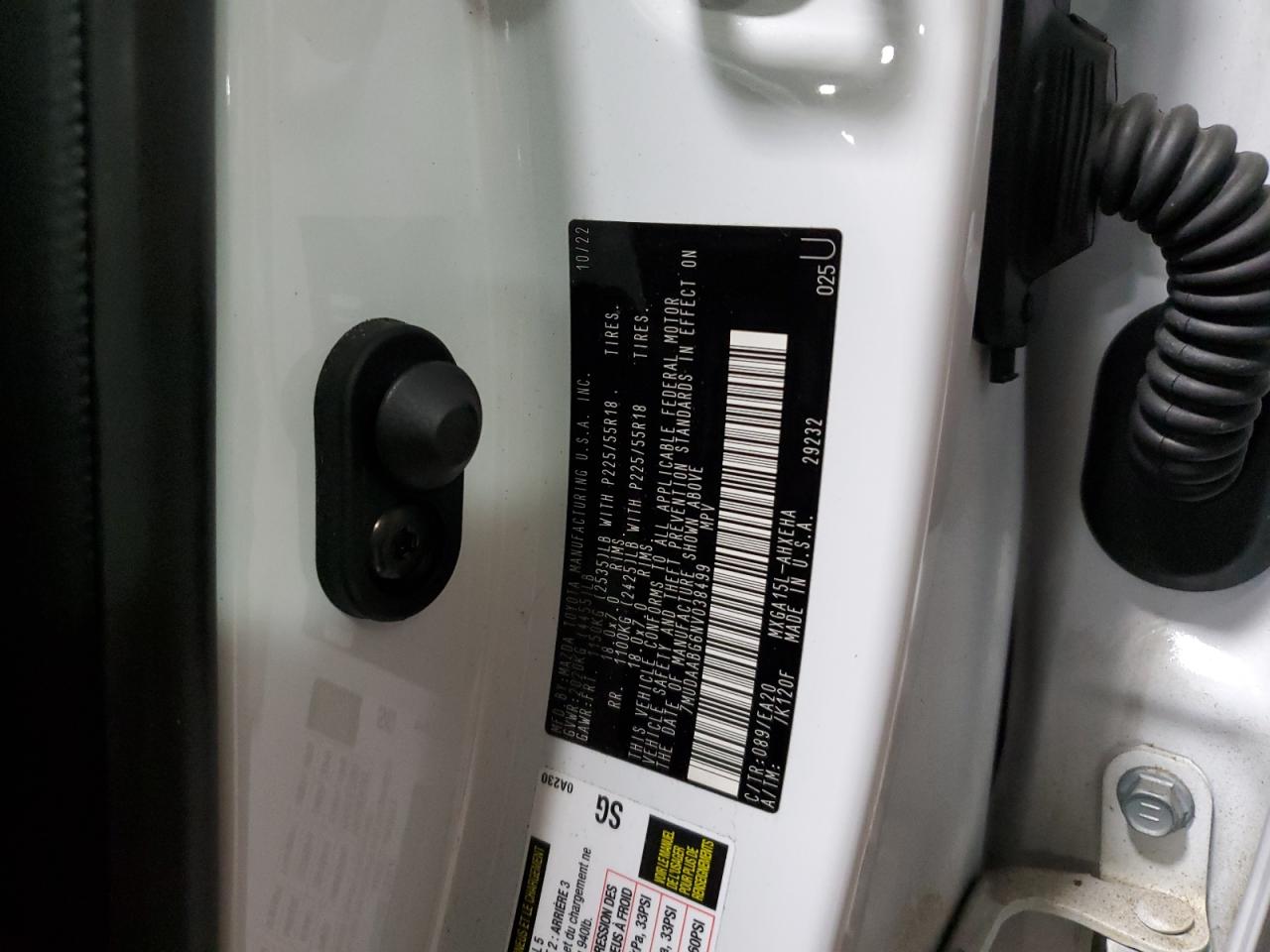 2022 TOYOTA COROLLA CROSS XLE VIN:7MUDAABG6NV038499