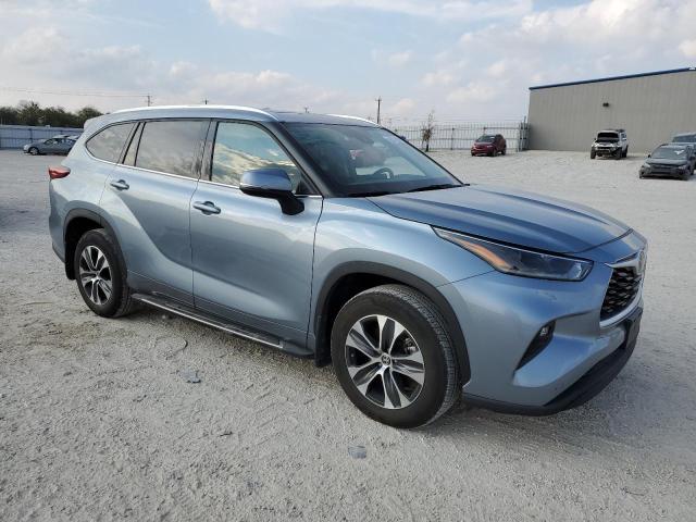 2021 TOYOTA HIGHLANDER XLE VIN: 5TDHZRAH7MS047000