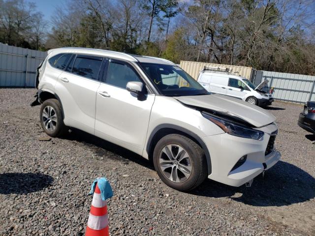 2021 TOYOTA HIGHLANDER XLE VIN: 5TDGZRAH5MS514989