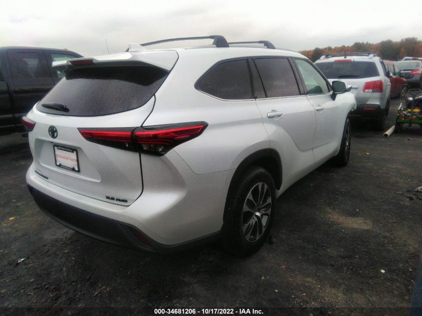 2022 TOYOTA HIGHLANDER XLE VIN: 5TDGZRBHXNS587257