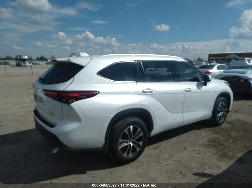 2022 TOYOTA HIGHLANDER XLE VIN: 5TDGZRAH1NS092527