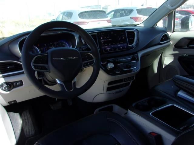 2022 CHRYSLER PACIFICA TOURING L VIN: 2C4RC1BGXNR114163