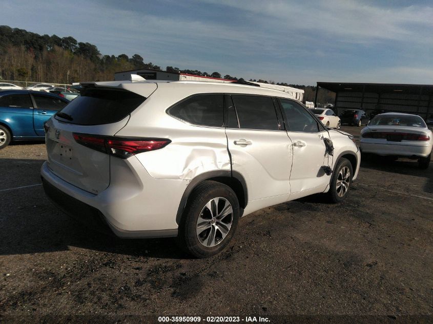 2022 TOYOTA HIGHLANDER XLE VIN: 5TDHZRAH6NS095234