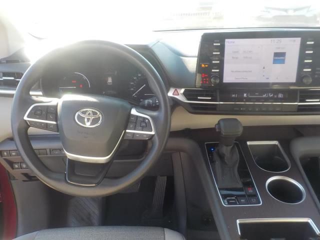 2021 TOYOTA SIENNA LE VIN: 5TDKRKEC7MS044142