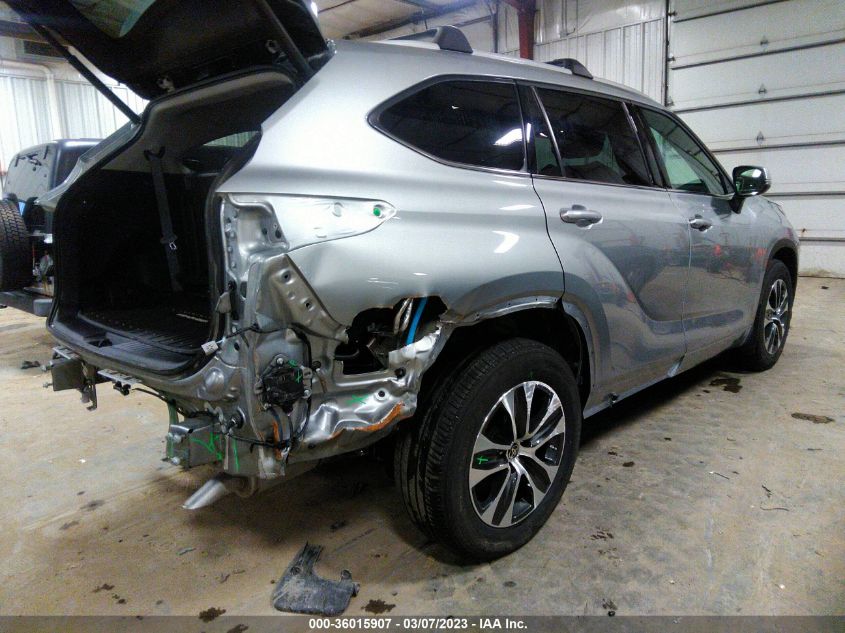 2022 TOYOTA HIGHLANDER XLE VIN: 5TDGZRBH1NS204113