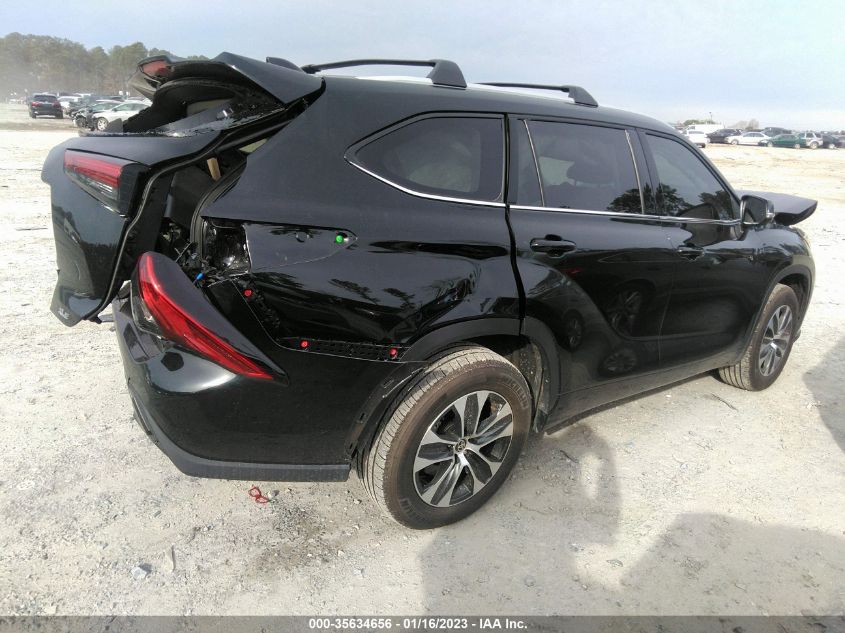 2022 TOYOTA HIGHLANDER XLE VIN: 5TDHZRAHXNS096581