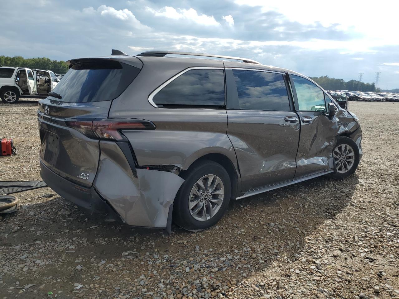 2023 TOYOTA SIENNA XLE VIN:5TDJSKFC3PS091655