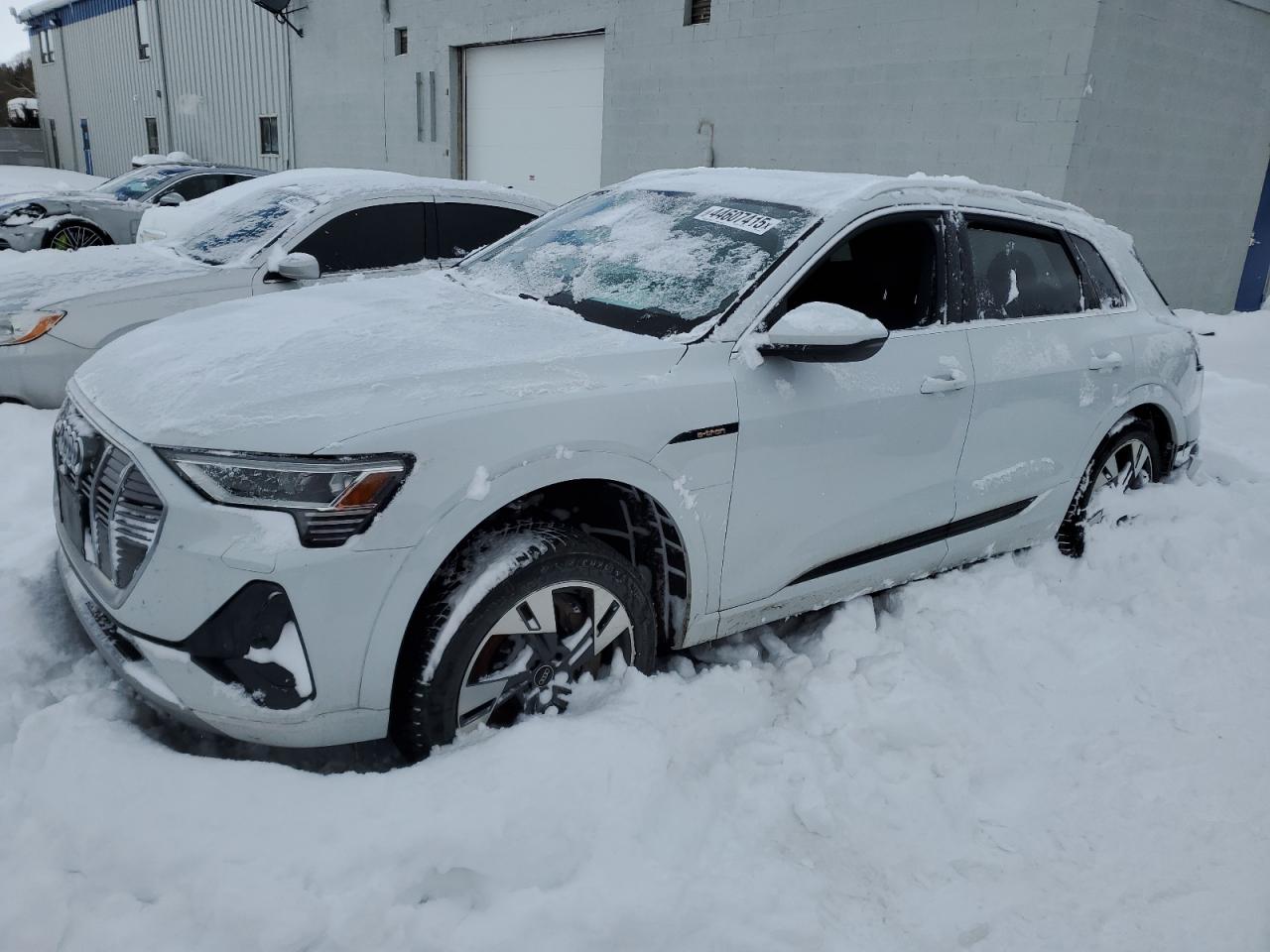 2022 AUDI E-TRON PREMIUM VIN:WA1AAAGE6NB042543