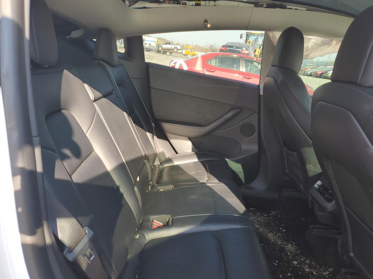 2022 TESLA MODEL Y  VIN:7SAYGDEF5NF313270