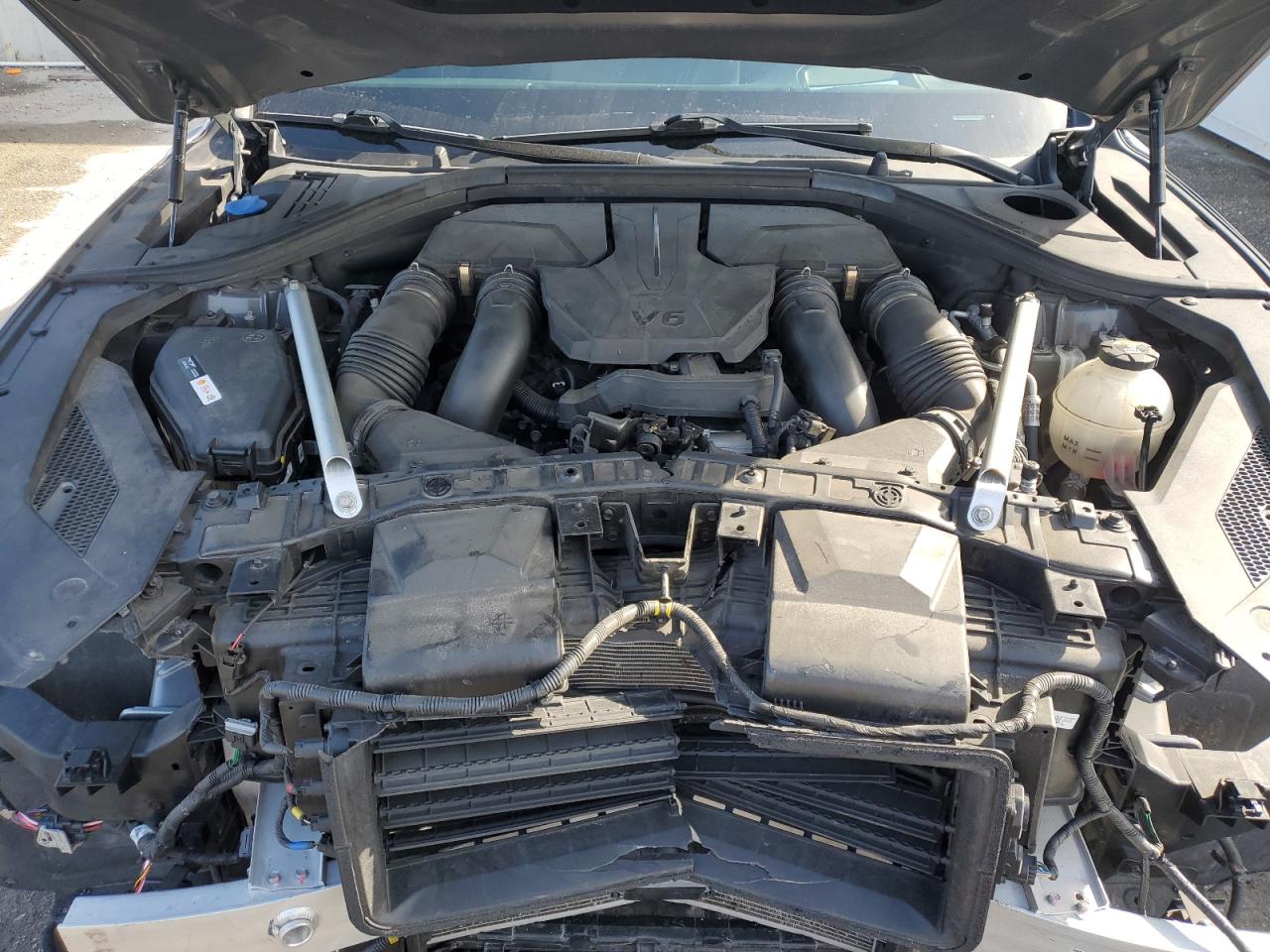 2022 GENESIS GV70 BASE VIN:KMUMCDTC6NU042658