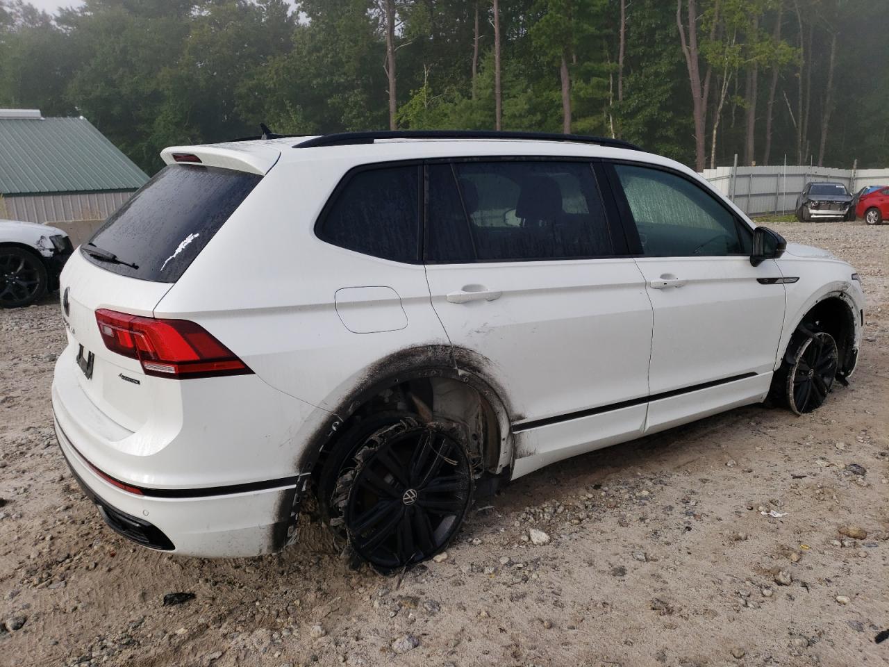 2022 VOLKSWAGEN TIGUAN SE R-LINE BLACK VIN:3VV8B7AX2NM155009