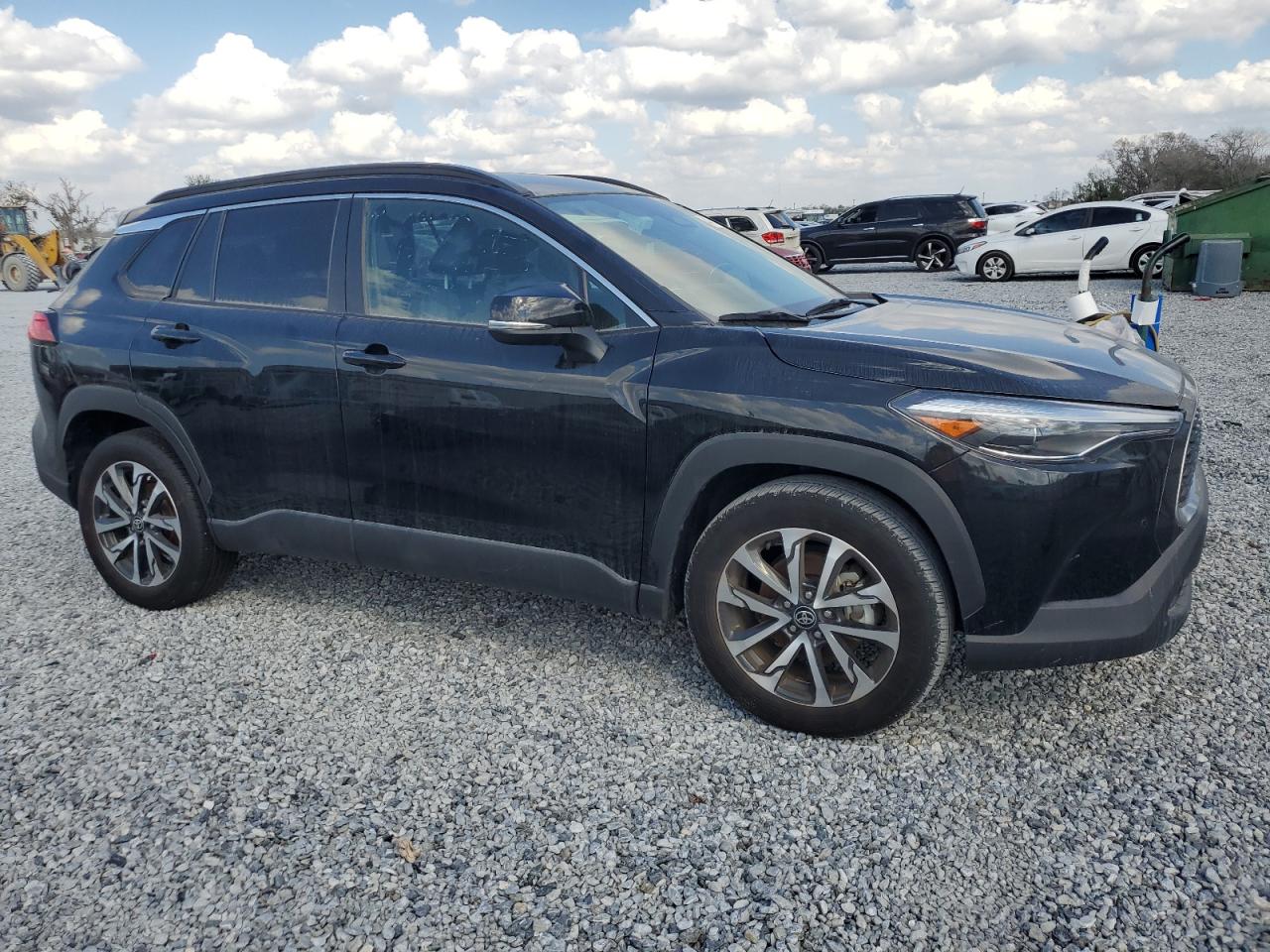 2024 TOYOTA COROLLA CROSS XLE VIN:7MUEAABG7RV081372