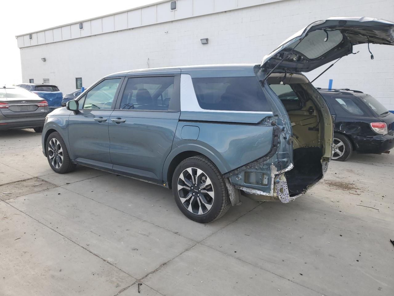 2023 KIA CARNIVAL EX VIN:KNDNC5H32P6198936