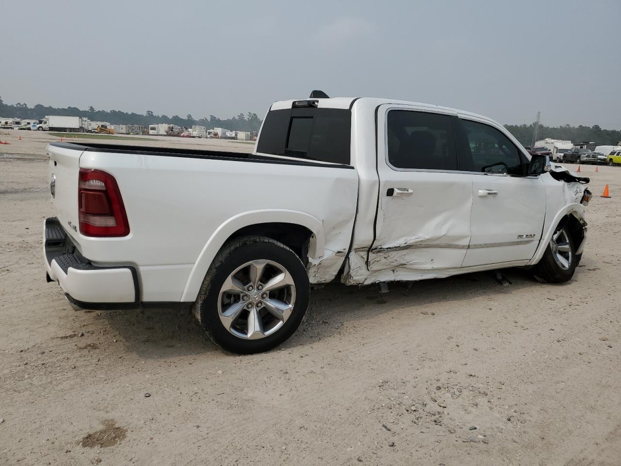 2022 RAM 1500 LIMITED VIN:1C6SRFHT8NN167577