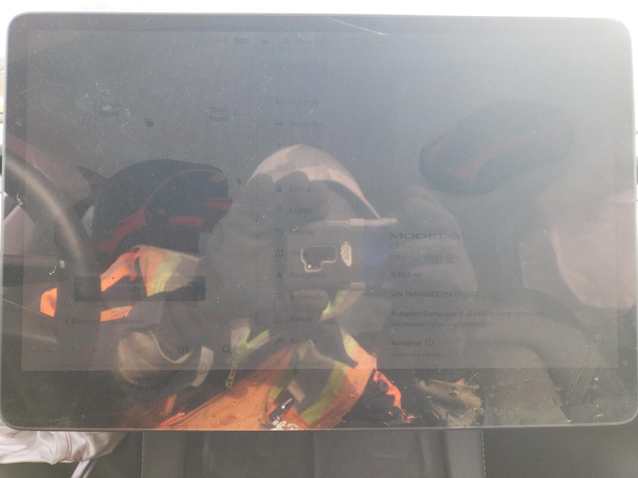 2023 TESLA MODEL Y  VIN:7SAYGDEE3PA203552