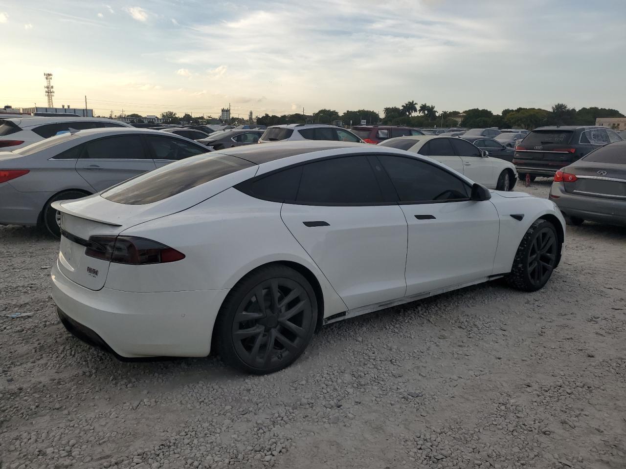 2022 TESLA MODEL S  VIN:5YJSA1E67NF460953