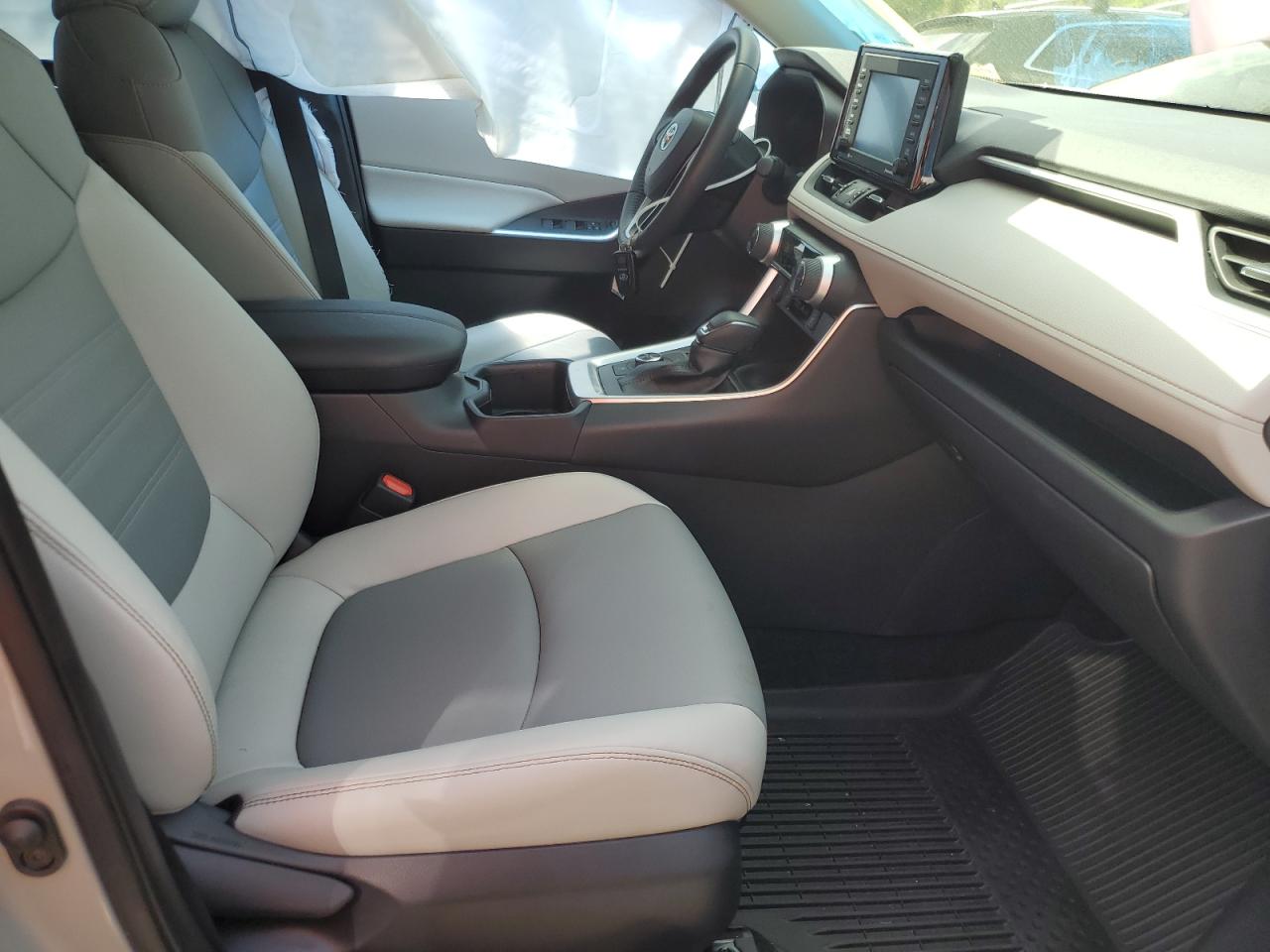 2022 TOYOTA RAV4 XLE PREMIUM VIN:JTMB6RFV4ND059986
