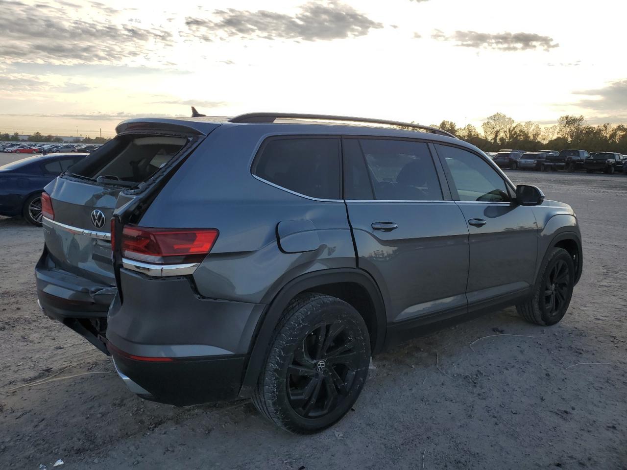 2022 VOLKSWAGEN ATLAS SE VIN:1V2JR2CA7NC560340