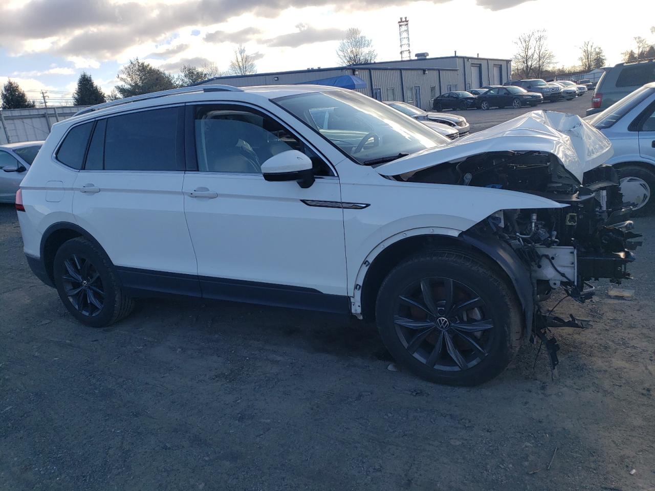2022 VOLKSWAGEN TIGUAN SE VIN:3VV2B7AX4NM008180
