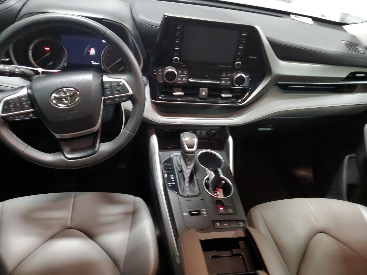 2022 TOYOTA HIGHLANDER XLE VIN:5TDGZRAH6NS133959